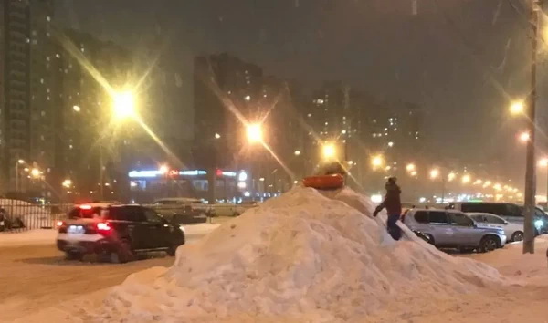 Эксперт не увидел позитивных перспектив по качеству уборки снега в Петербурге