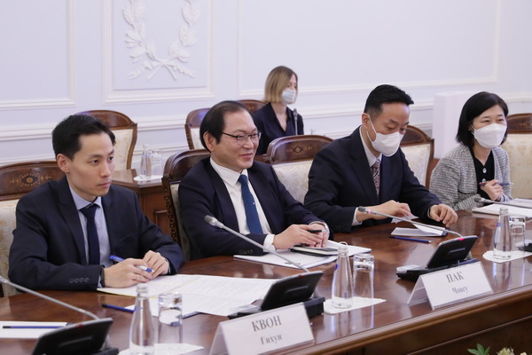 В Санкт-Петербурге состоялась встреча главы города и председателя Комитета Пак Чунсу