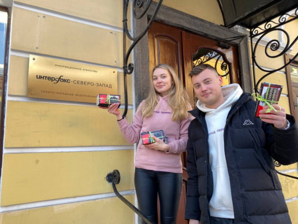 «Город перемен» подарил журналистам шоколад с видами разрушенного Петербурга