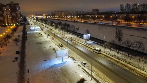 Крупная транспортная магистраль города получила современное освещение