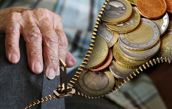 Экономия на пенсионерах – губернатор Петербурга подписал постановление о единовременных выплатах