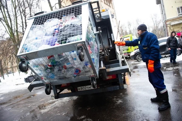 Вице-губернатор Пикалев обратился к петербуржцам после выхода клипа Шнурова о проблемах с мусором
