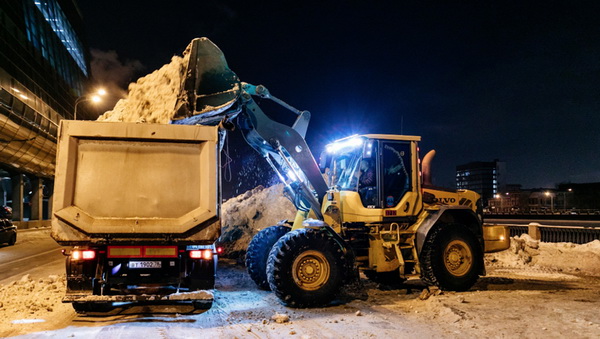 Снегоуборочная техника обошла стороной Приморский и Калининский районы Петербурга