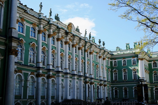 Фасады Зимнего дворца отреставрируют в 2023 году