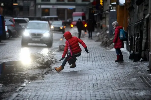 Петербург ожидает сильная гололедица из-за дождя и мокрого снега