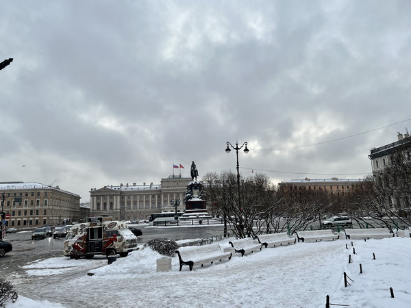 Беглов рассказал Лукашенко о сложностях с уборкой снега в Петербурге