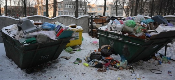 Политолог указал на основную причину провала «мусорной реформы» в Петербурге