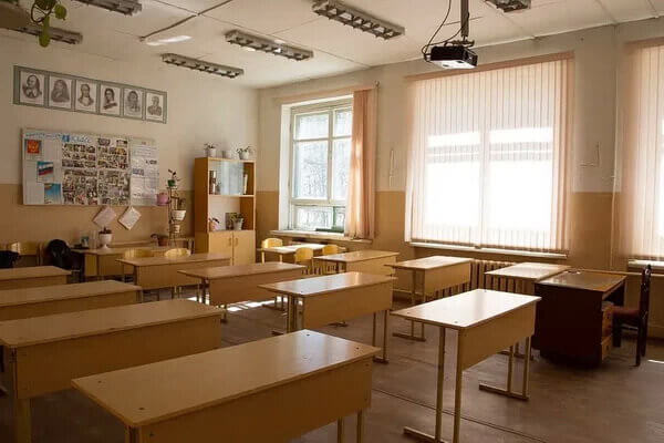Уволенная учительница из Петербурга была судима за причинение тяжкого вреда здоровью