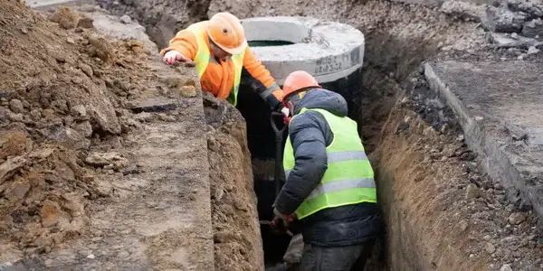 Городской водоканал начал реконструкцию сетей водоснабжения в Петергофе