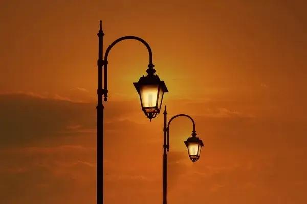 “Ленсвет” восстановил систему уличного освещения Северной столицы