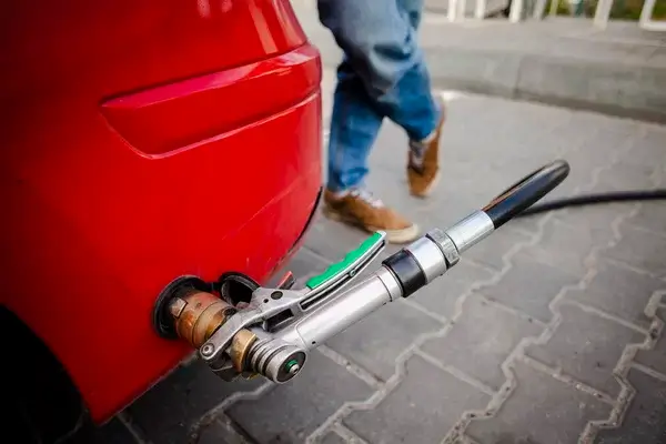 Переоборудование бензиновых и дизельных автомобилей на газовое топливо будет субсидироваться Санкт-Петербургом