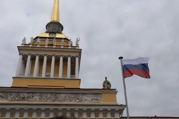 Вице-губернатор Анатолий Повелий на праздничном мероприятии, приуроченном Дню Государственного флага Российской Федерации