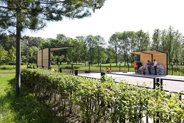 Петербурженка стала инициатором обновления игровой площадки в Муринском парке
