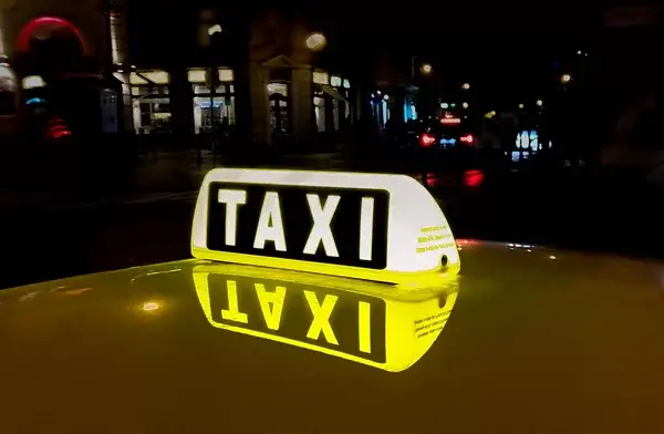 Петербургский таксист изнасиловал пассажирку