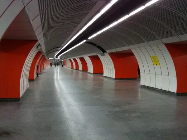 Все ветки и тоннели городского метрополитена оснащены мобильной связью и интернетом