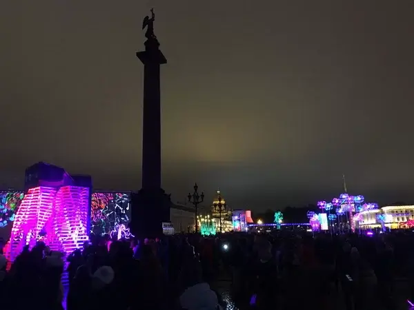 В Санкт-Петербурге принято решение об отмене новогодних и рождественских мероприятий