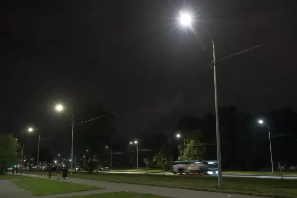 Реконструкция источников освещения на улице Дмитрия Устинов