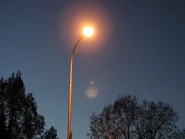 Современное освещение появится в квартале Ульянки