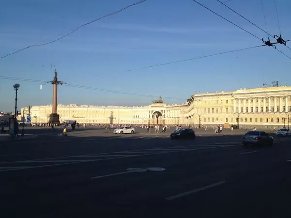 Обновление системы освещения на Дворцовой площади