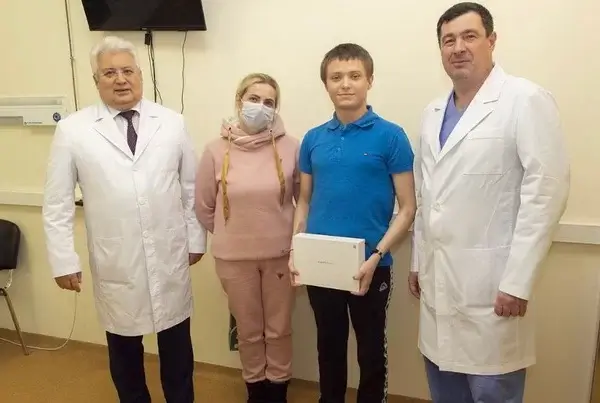 Вице-губернатор Олег Эргашев исполнил мечту мальчика из Луганска