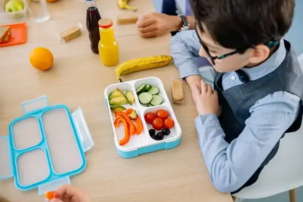 Горячая линия и чат-бот по качеству питания в городских школах