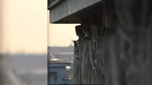 Скульптуры Московских триумфальных ворот отправляются на реставрацию